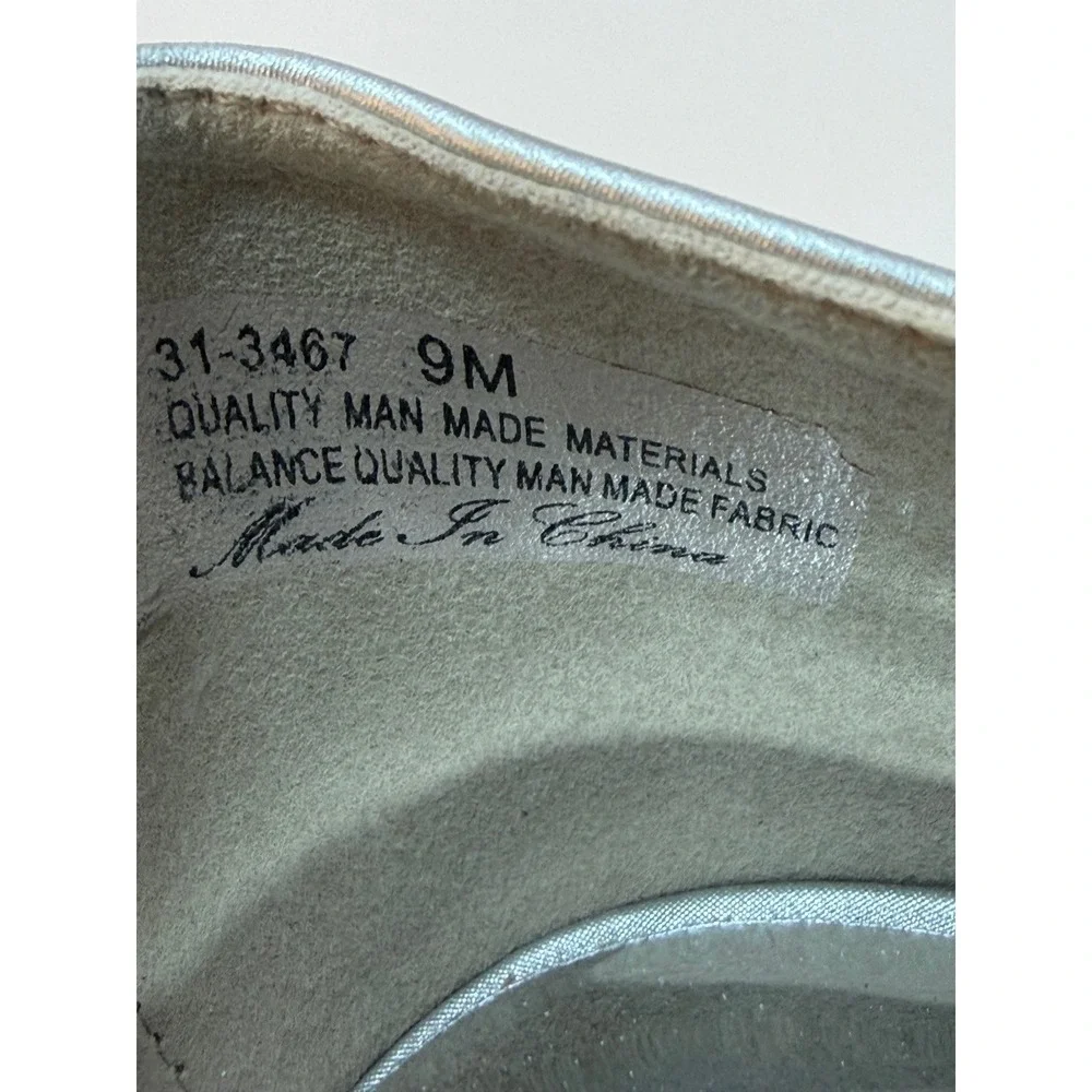 Easy Street Women's Lavish Platform Pumps Silver Satin Glitter Size 9M NWT/BOX - Picture 10 of 11